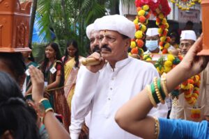 आनंद विश्व गुरुकुलच्या आषाढी एकादशी दिंडीने ठाणे शहर भक्तिमय वातावरणात न्हाऊन निघाले